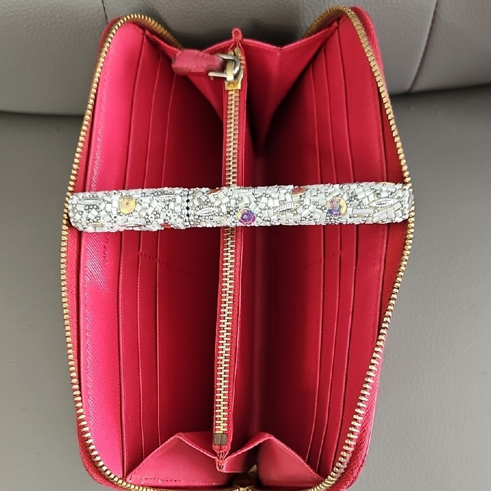 💖 Prada Pink Zippered Wallet 💖 - Picture 6 of 7